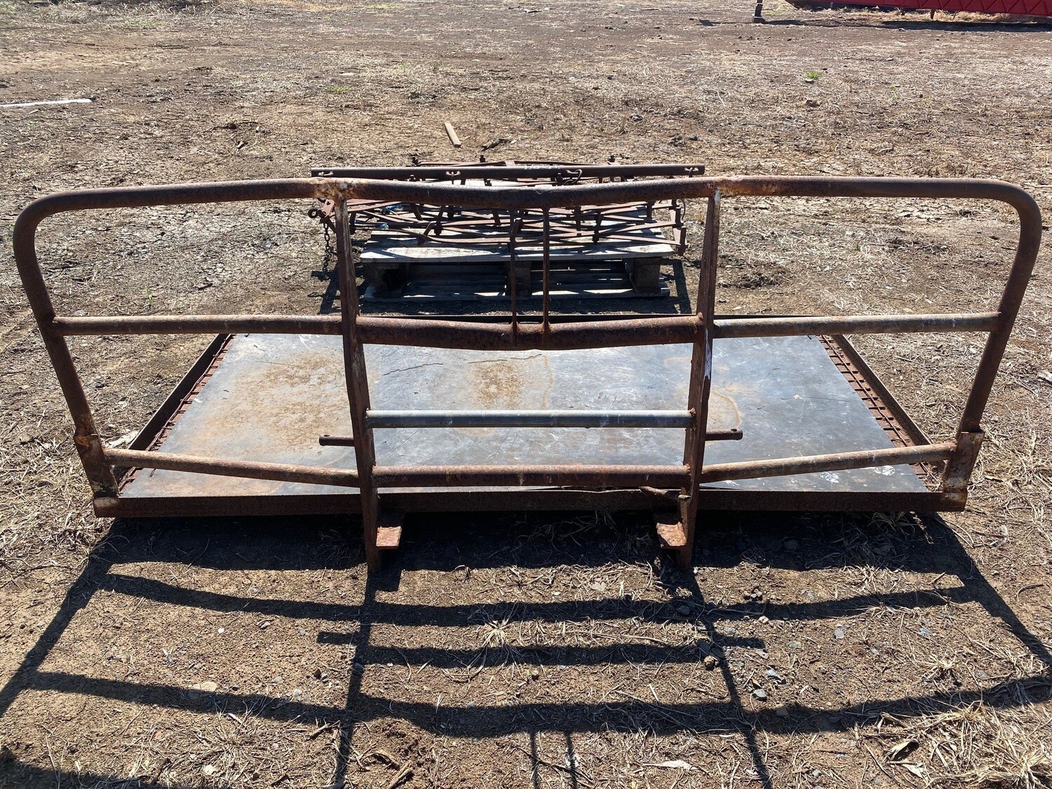 Tractor Carry-all G049