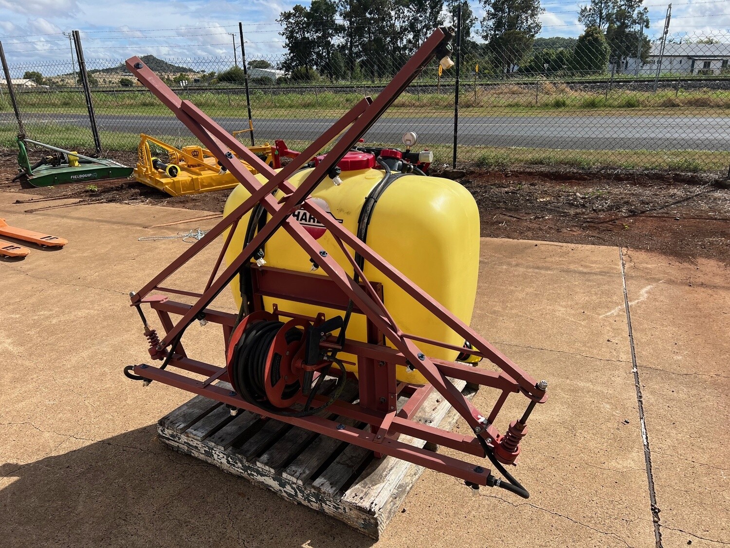 Hardi linkage sprayer