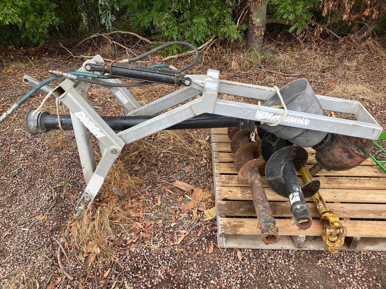 Digga Ramdrill post hole digger w/2 augers