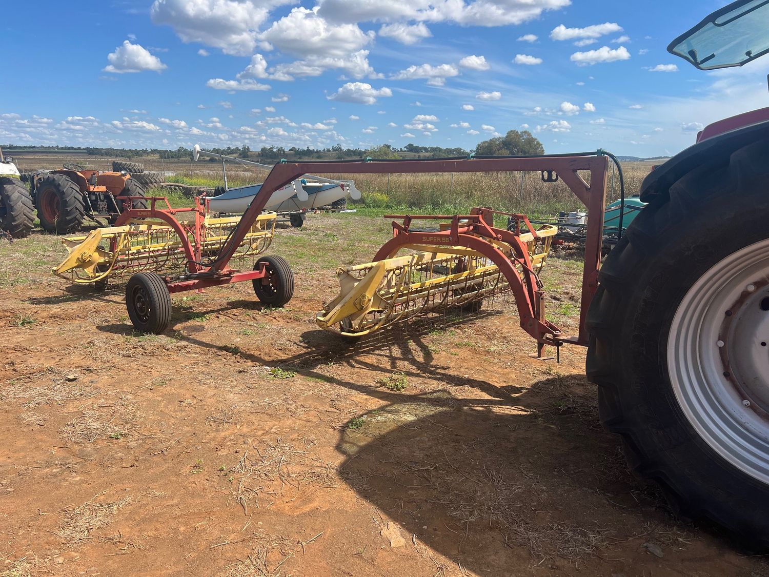 New Holland Super 56 tandem rake system