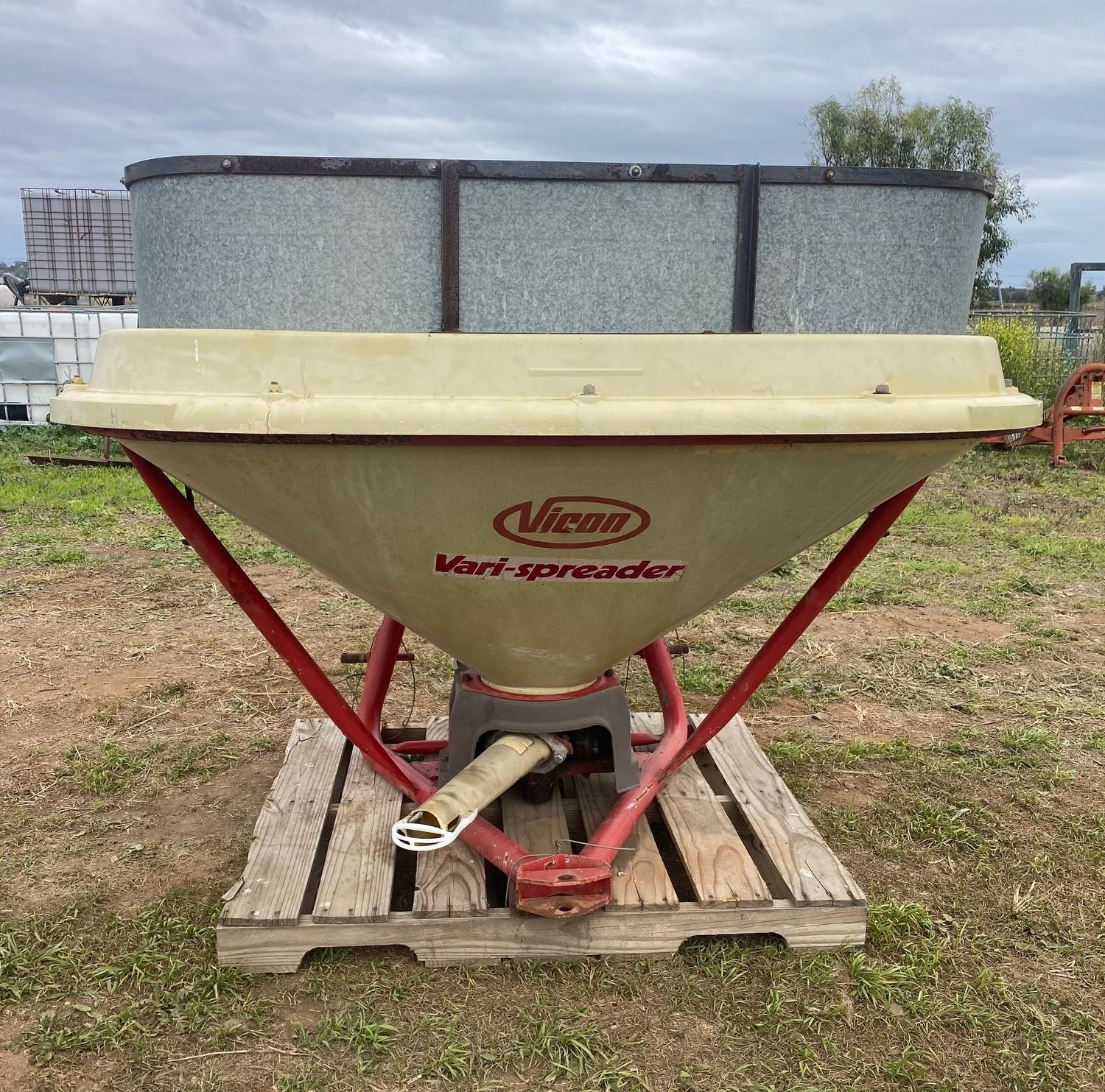 Vicon Pendulum Spreader w/hungry boards