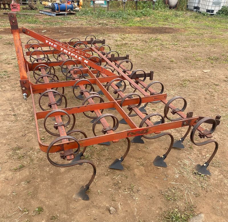 Triple K/S tyne cultivator/plow
