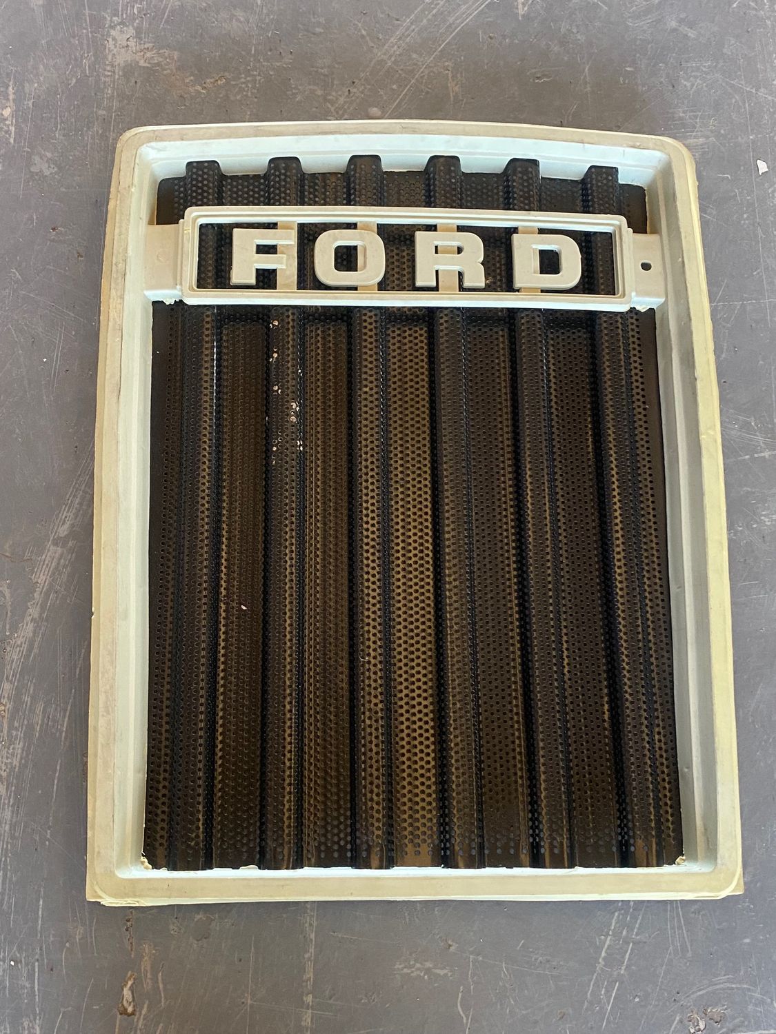 Ford Tractor grille (new)