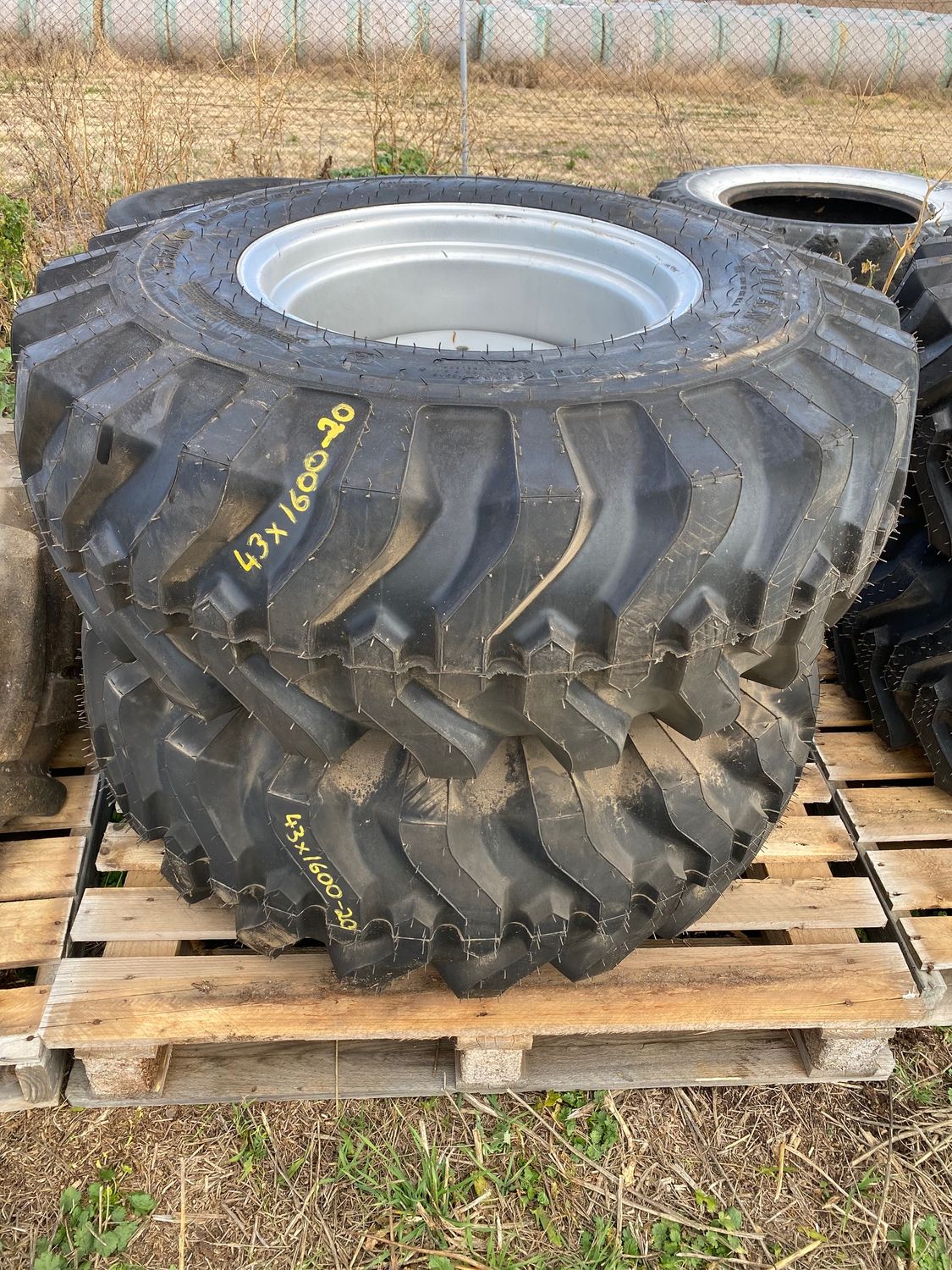 16.00 x 20 Titan  Trac loader tyres and rims (new)