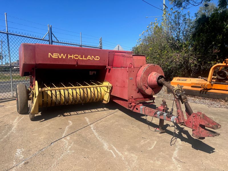New Holland 317 small square baler