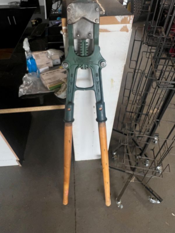 Bainbridge De-Horners