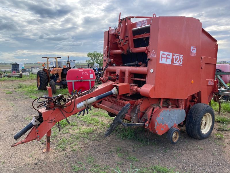 Feraboli FF123 Round baler