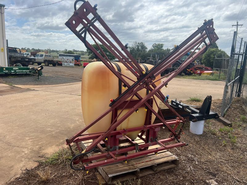 Hardi linkage sprayer