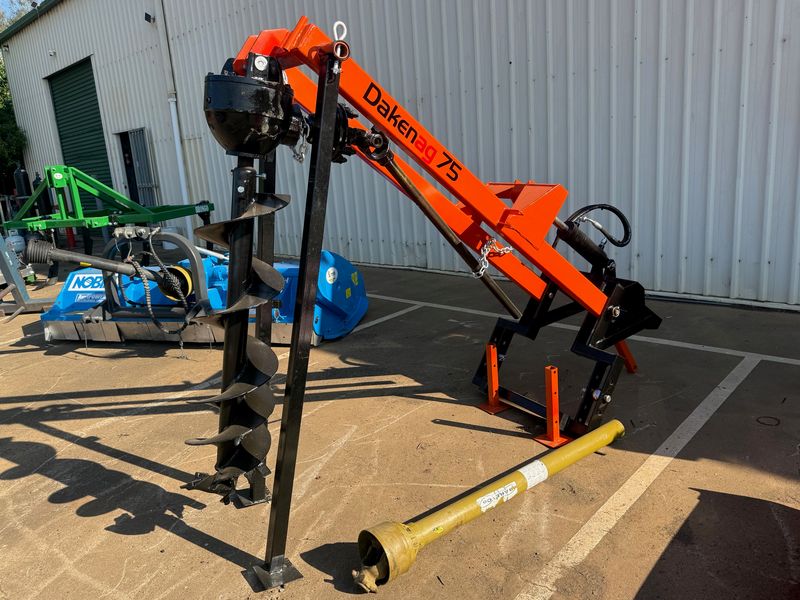 Daken Hydraulic post hole digger