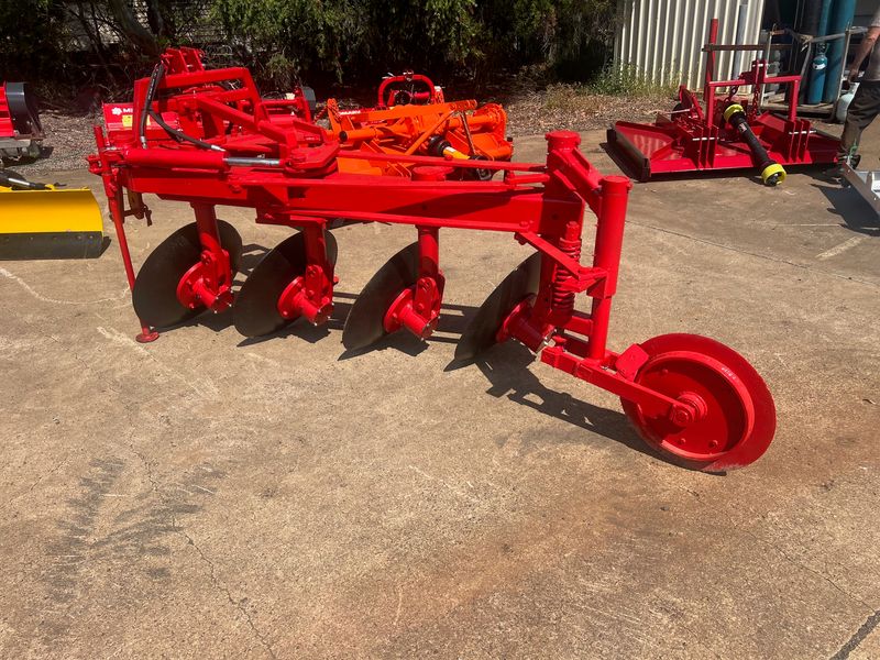 Hodge 4 disc reversible hydraulic plow