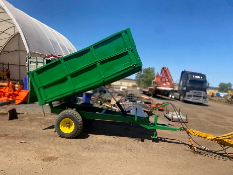 Weeks Farm Tipping trailer