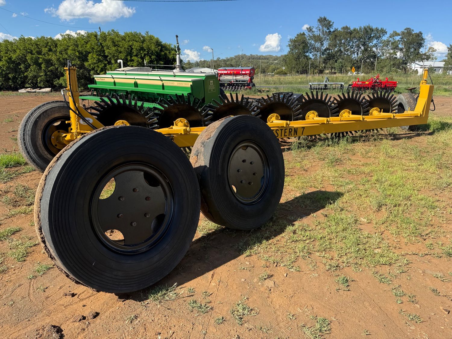 Western 7 stick rake