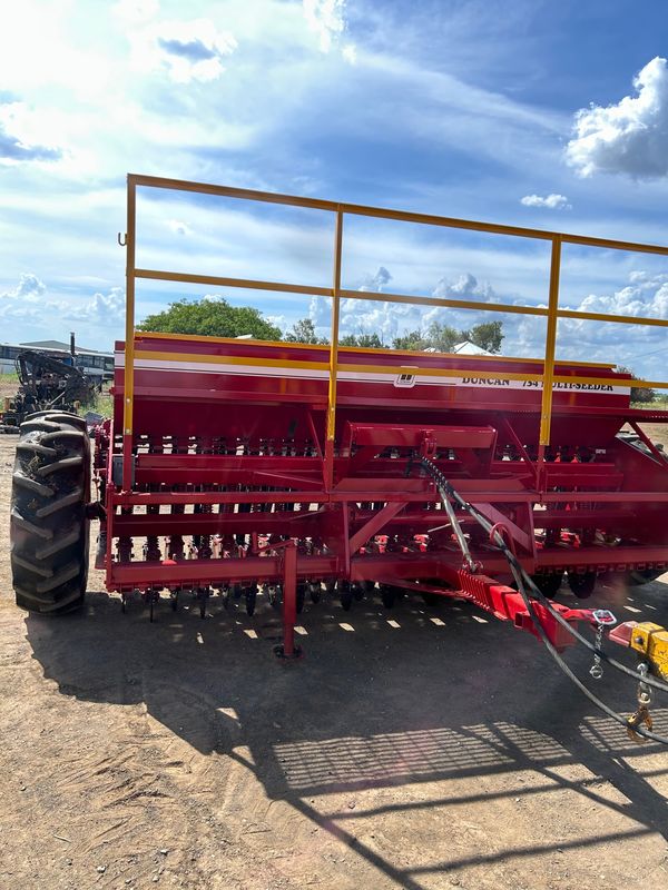 Duncan 734 Triple Disc Multi Seeder