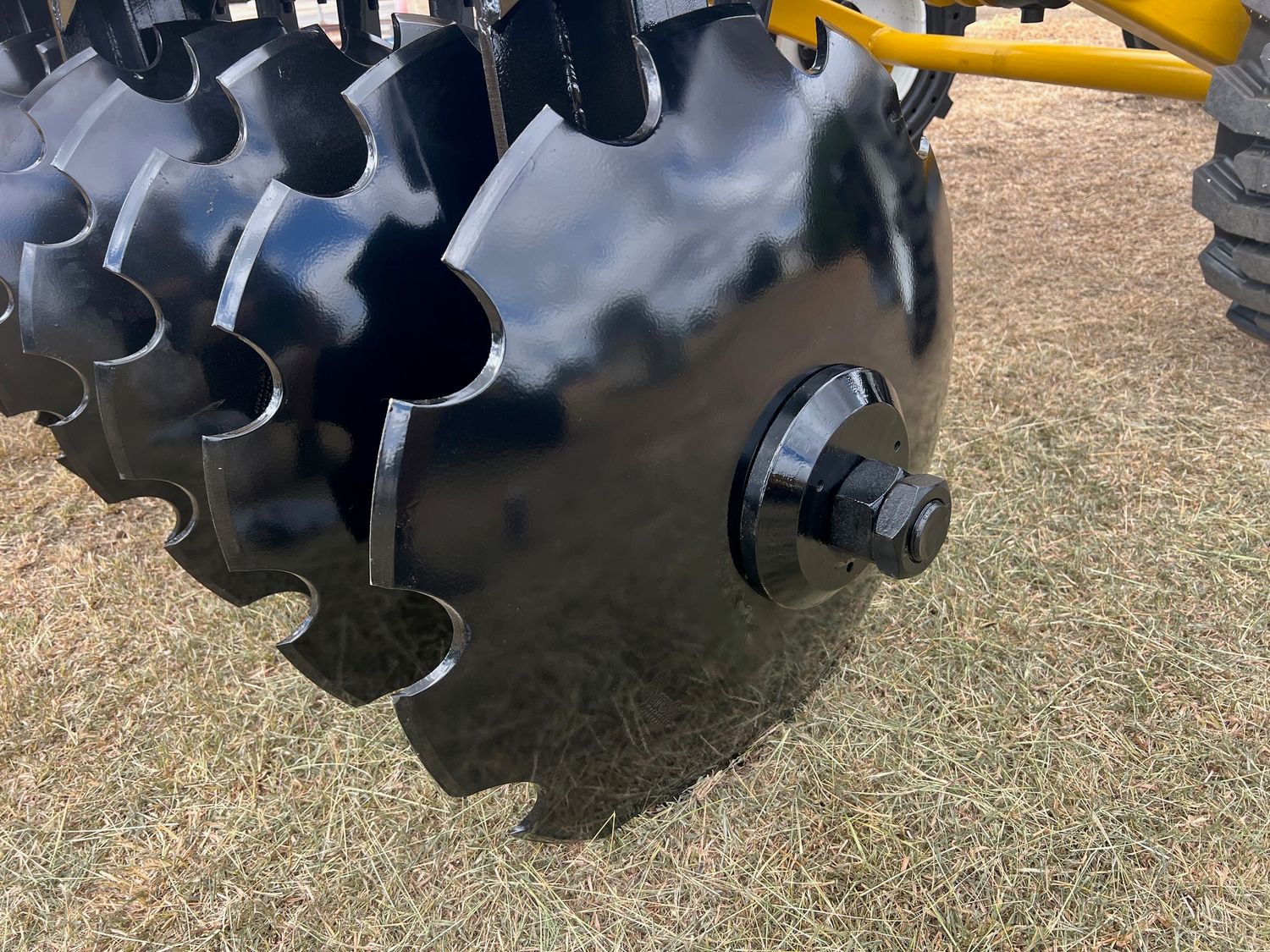 Metis TerraNova 40 plate offset disc with "Hydra-Just"