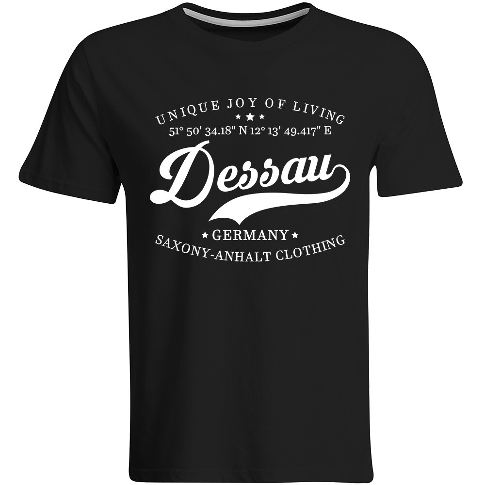 Dessau T-Shirt mit GPS Koordinaten (Herren, Rundhals- oder V-Ausschnitt)