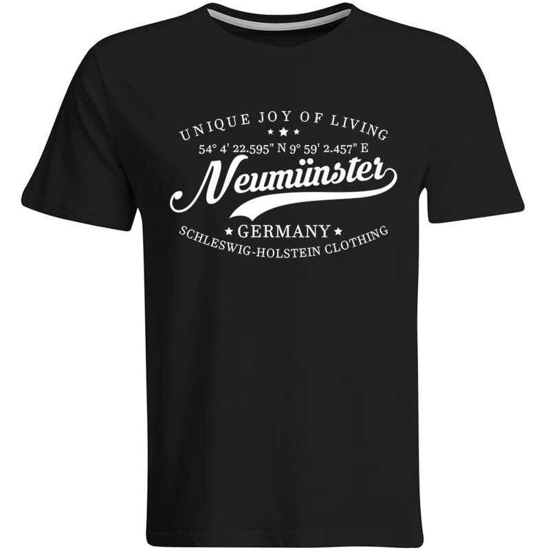 Neumünster T-Shirt mit GPS Koordinaten (Herren, Rundhals- oder V-Ausschnitt)