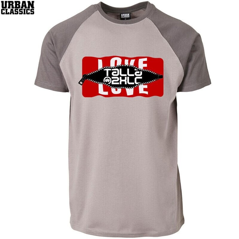Behind the Zip: Talla 2XLC Contrast T-Shirt by Urban Classics (Men)