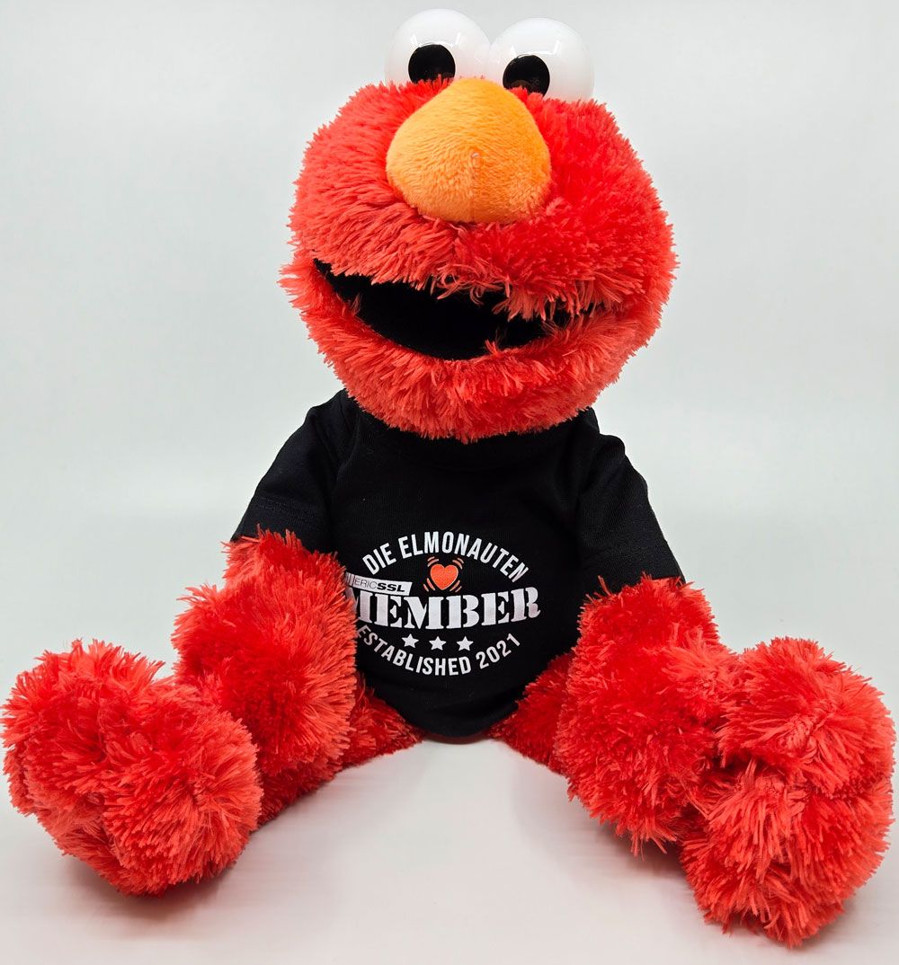 Elmo Plüschfigur mit schwarzem Elmonauten-Membershirt (Höhe 36 cm)