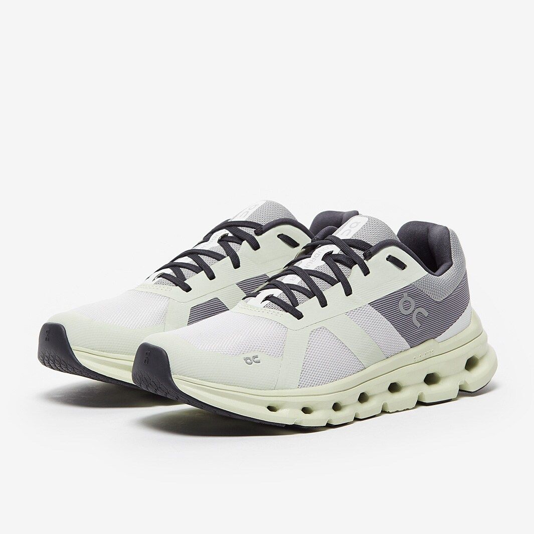 On cloudrunner Frost/aloe