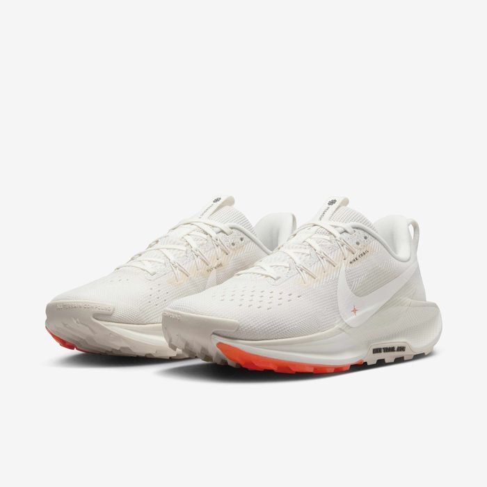 Nike PEGASUS TRAIL 5- White