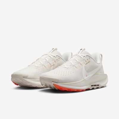 Nike PEGASUS TRAIL 5- White