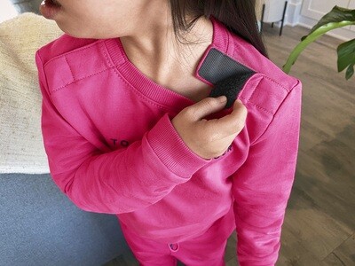 Pullover with velcro at shoulder seams - pink