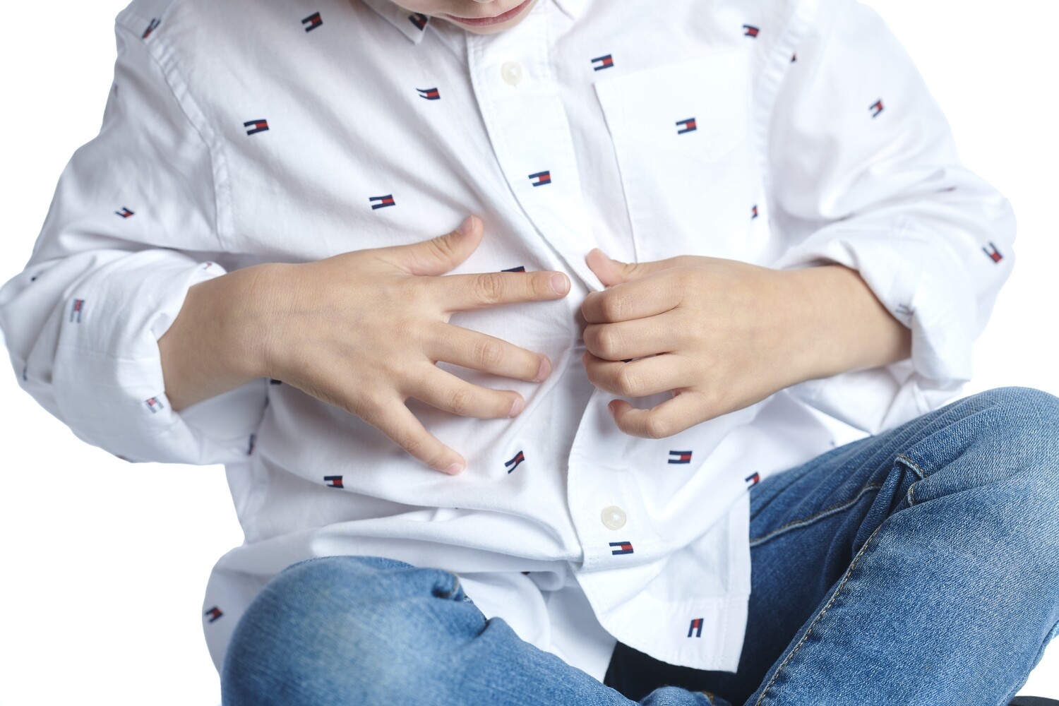 Shirt with magnetic buttons