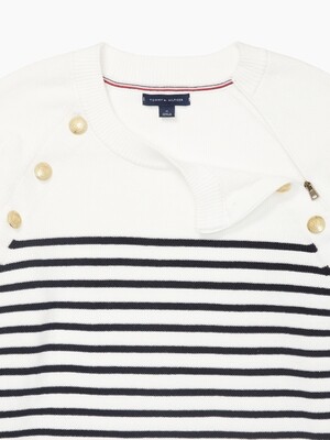 Pullover with zip on shoulder seam