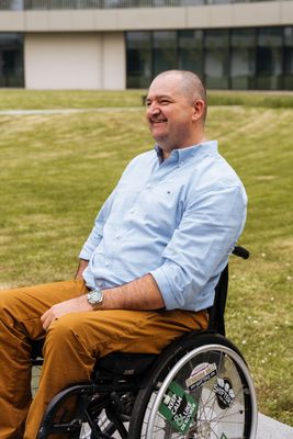 Wheelchair trousers with hook and eye