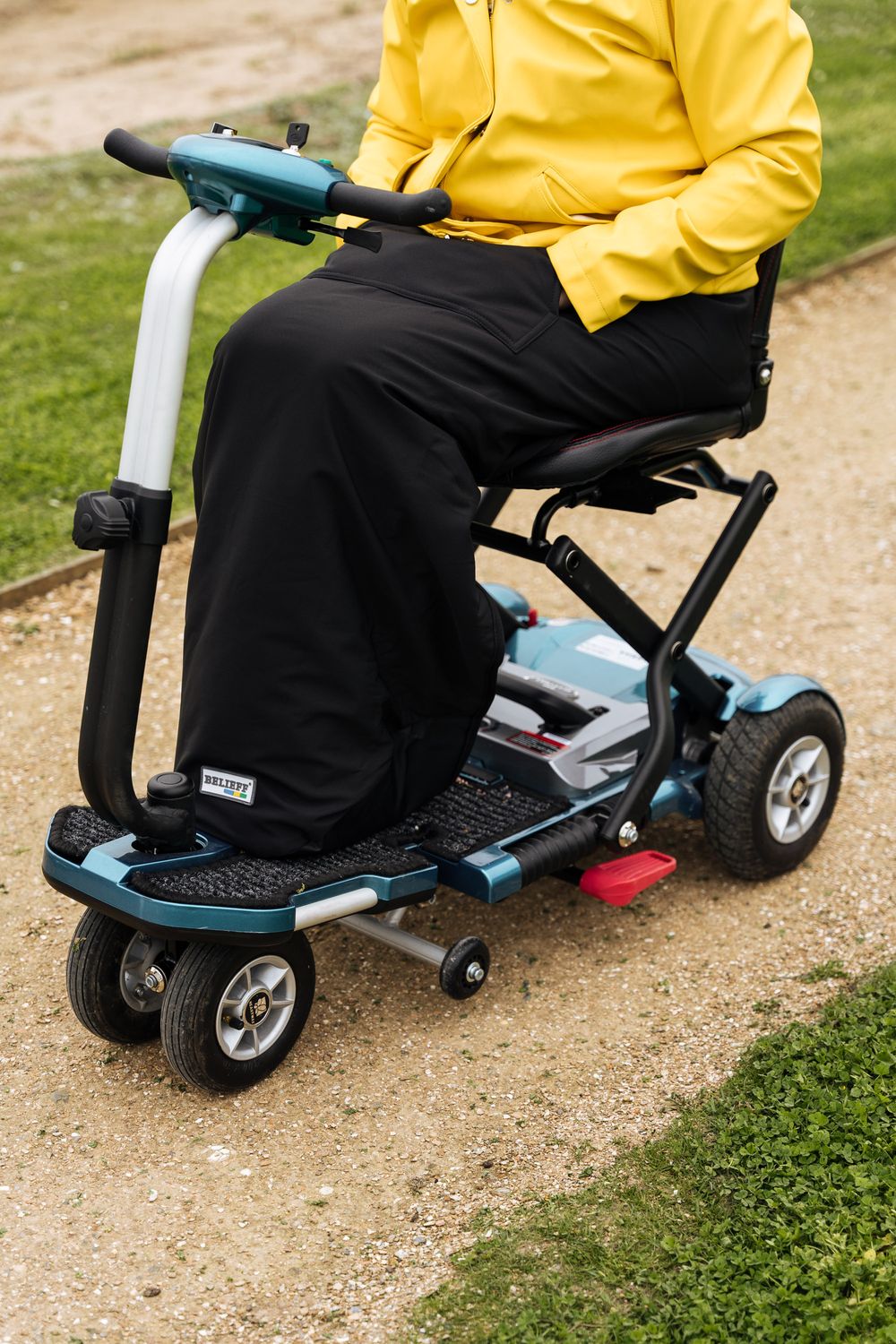 Wheelchair blanket - black