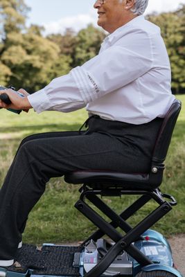 Trousers with elastic