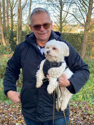 Winter jacket with magnetic zip - black