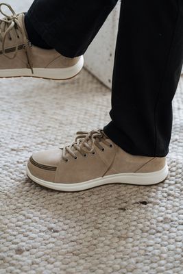 Classic shoes with front zip - suede beige