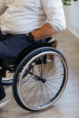 Wheelchairtrouser slim fit with hook and eye fastening - blue chino