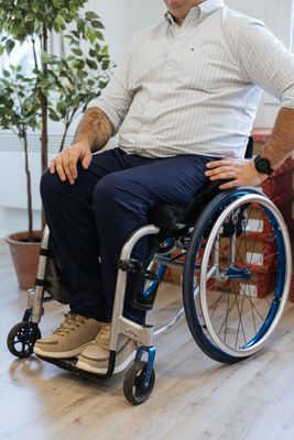 Wheelchairtrouser slim fit with hook and eye fastening - blue chino