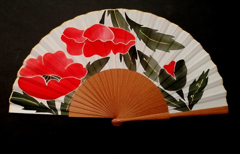Abanico de madera de 27 cms pulido y con seda natural pintada a mano