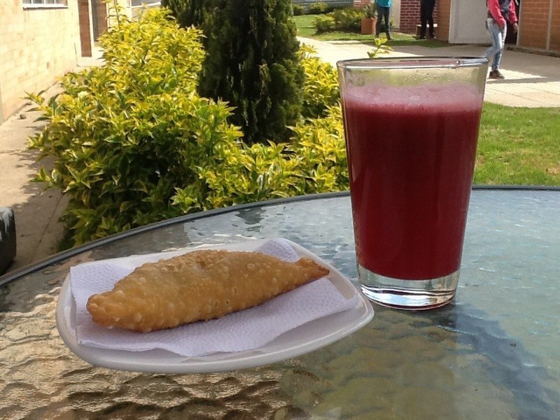 Empanada + Jugo