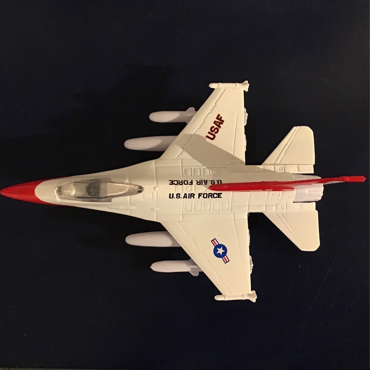 F-16 Falcon 7.5" Die-Cast Pullback