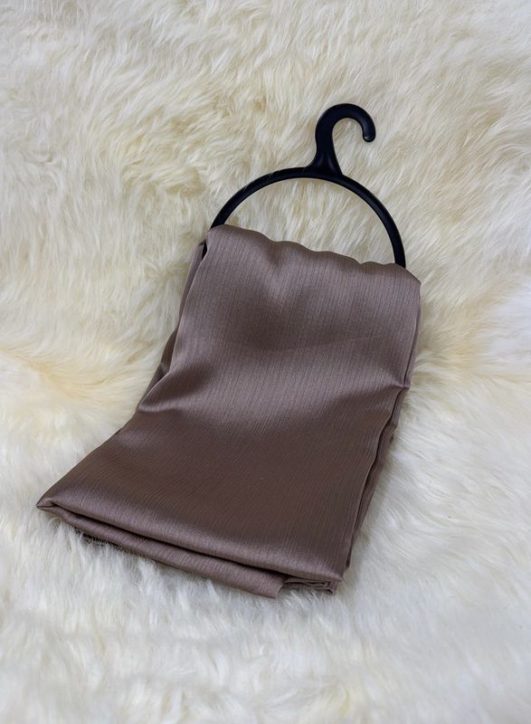Muna Hijab aus Satin
