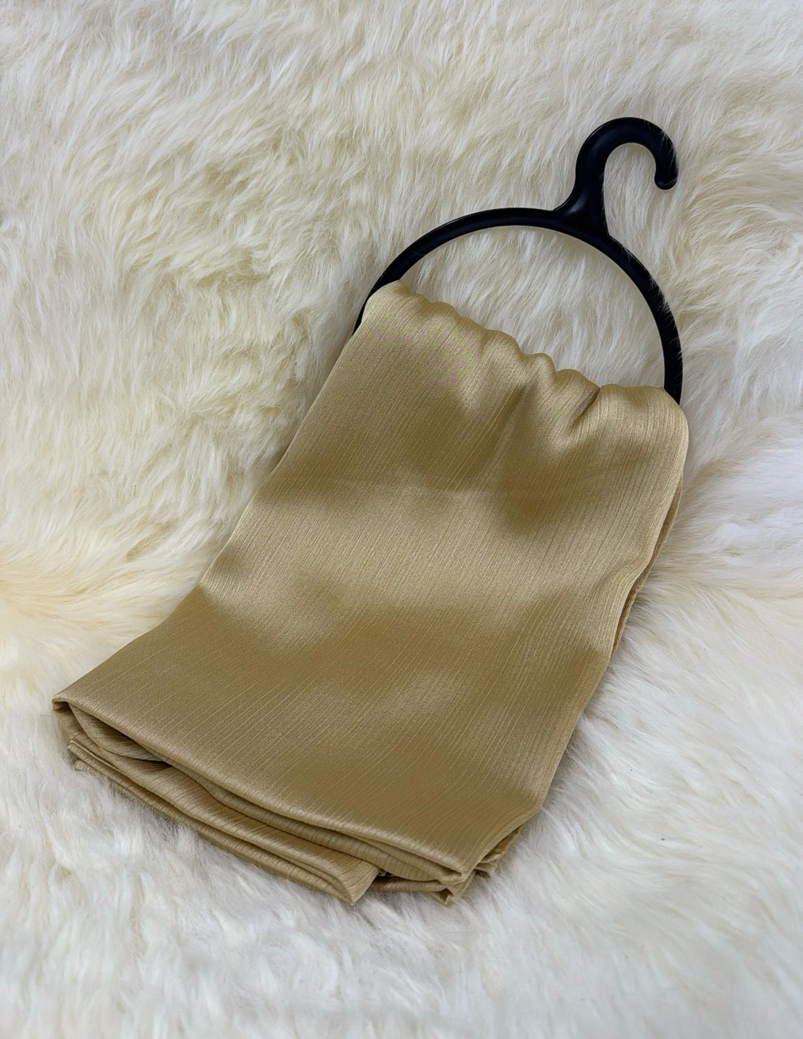 Muna Hijab aus Satin
