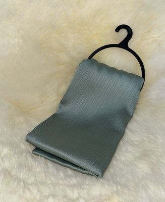 Muna Hijab aus Satin