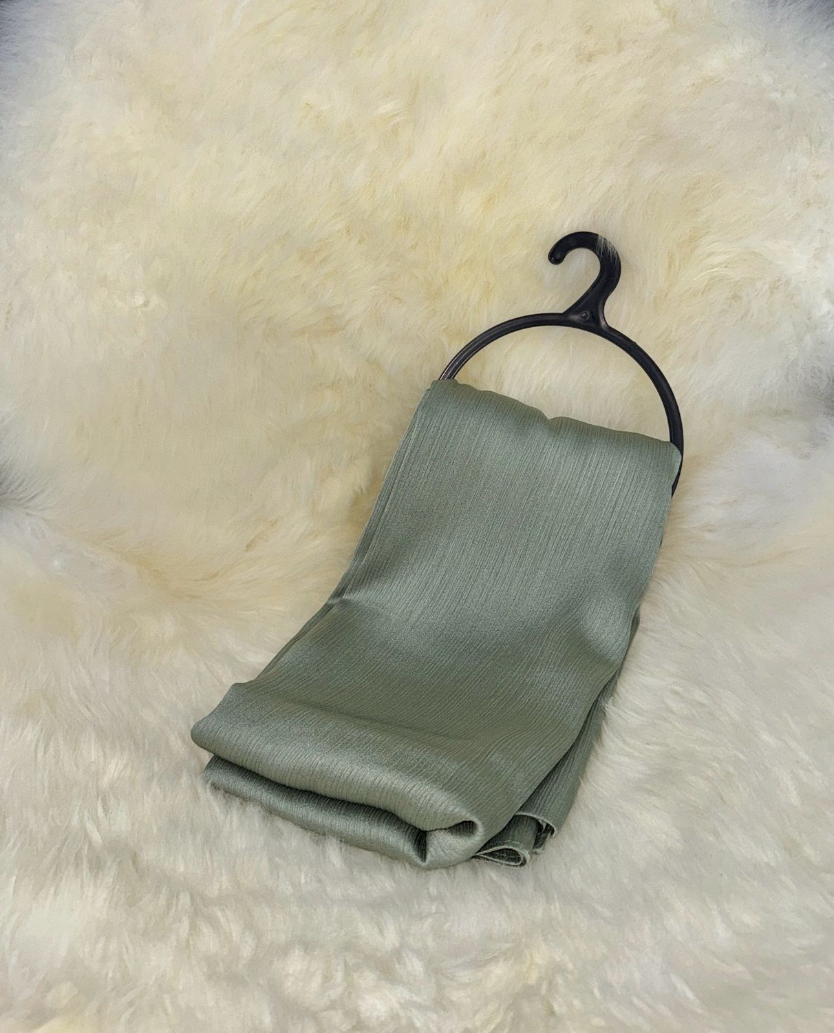 Muna Hijab aus Satin