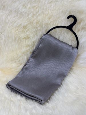 Muna Hijab aus Satin