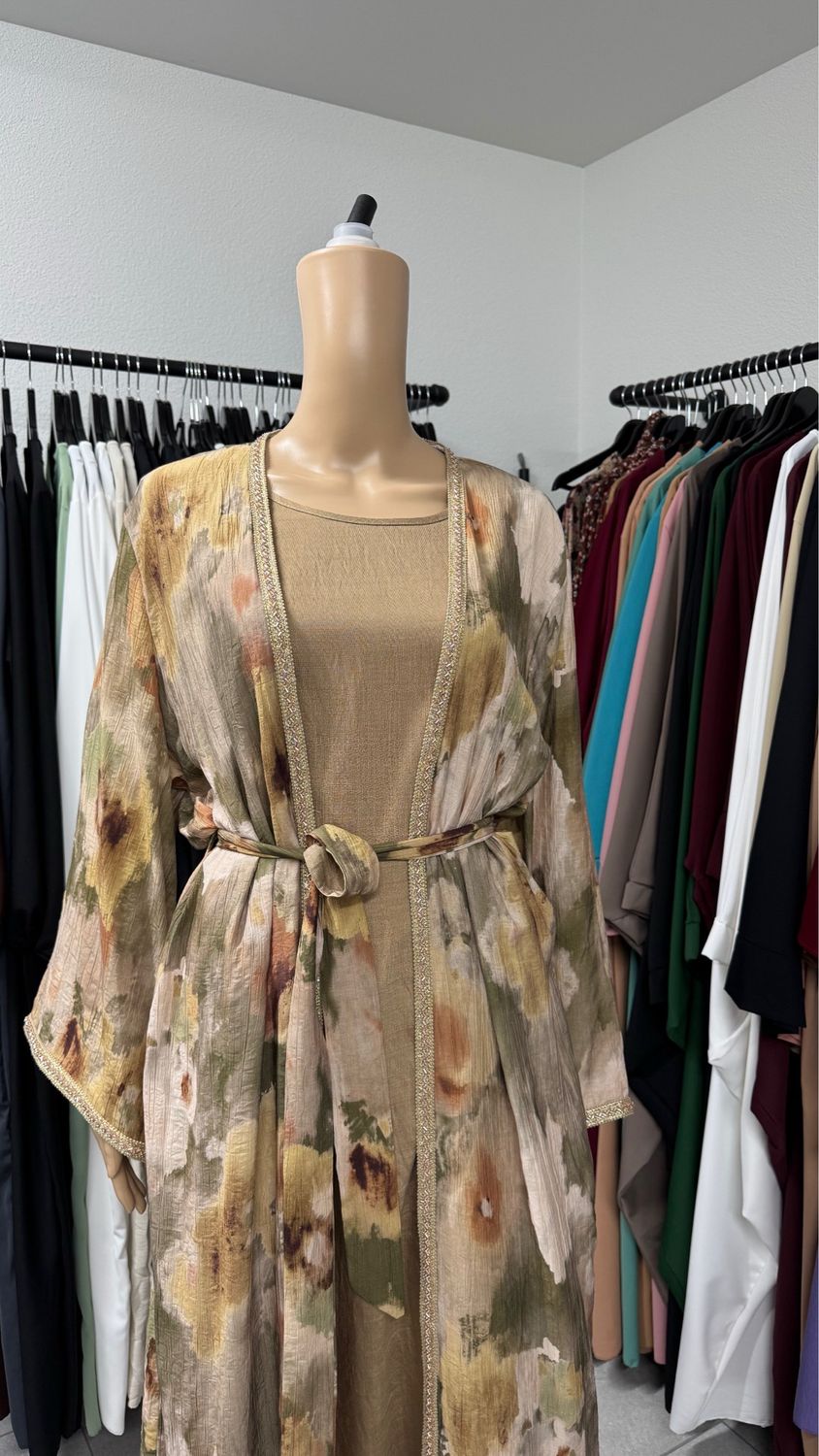 Dreiteiliges Kleid geblümt