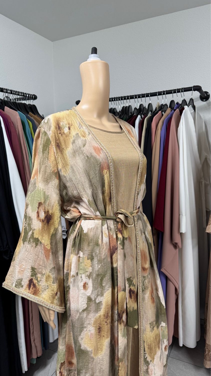 Dreiteiliges Kleid geblümt