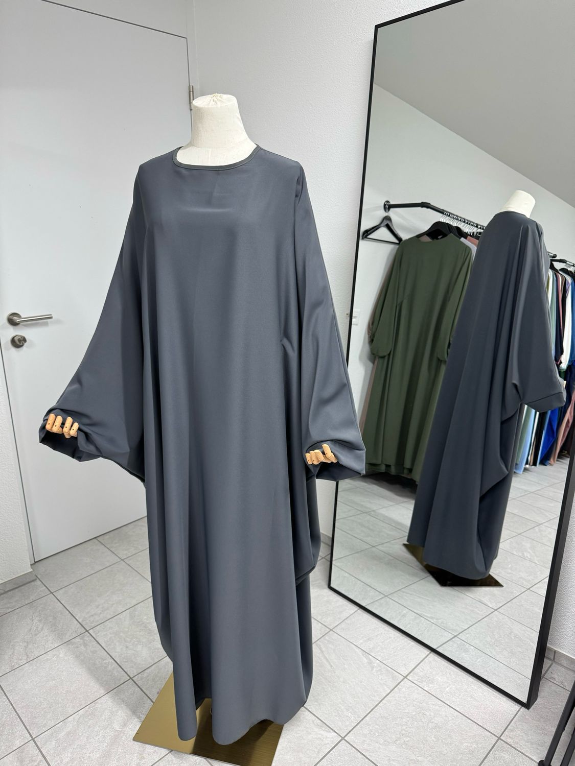 Luxe Modesty Abaya aus medina Seide