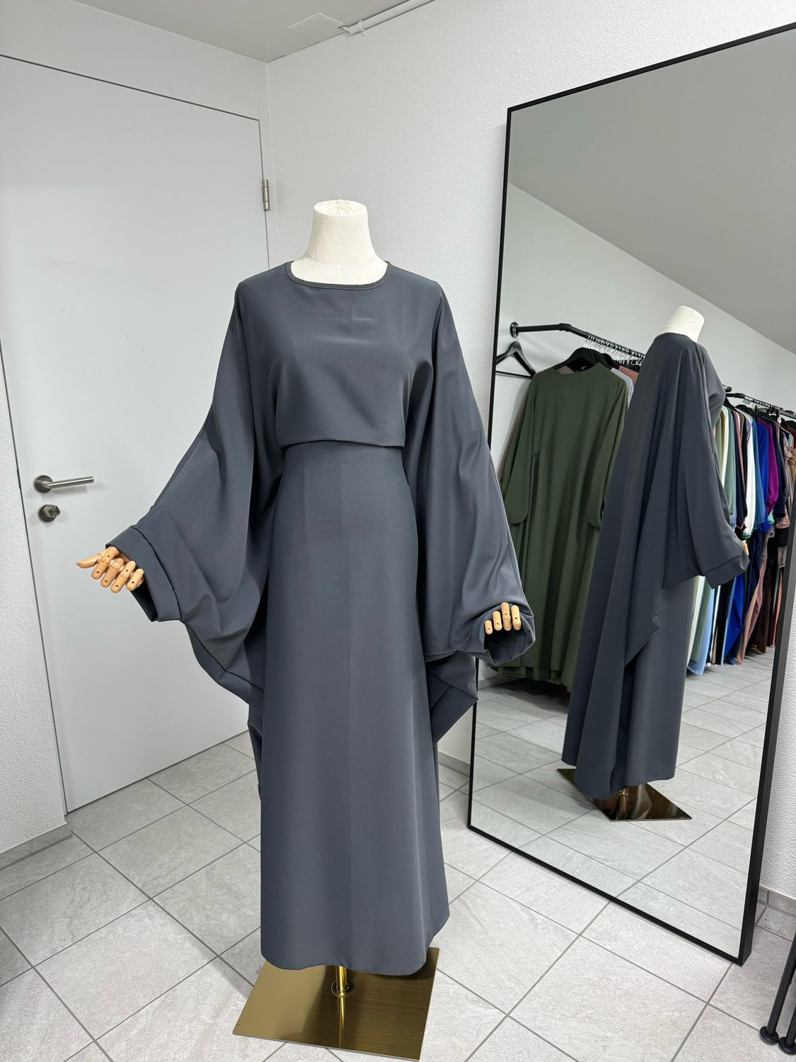 Luxe Modesty Abaya aus medina Seide