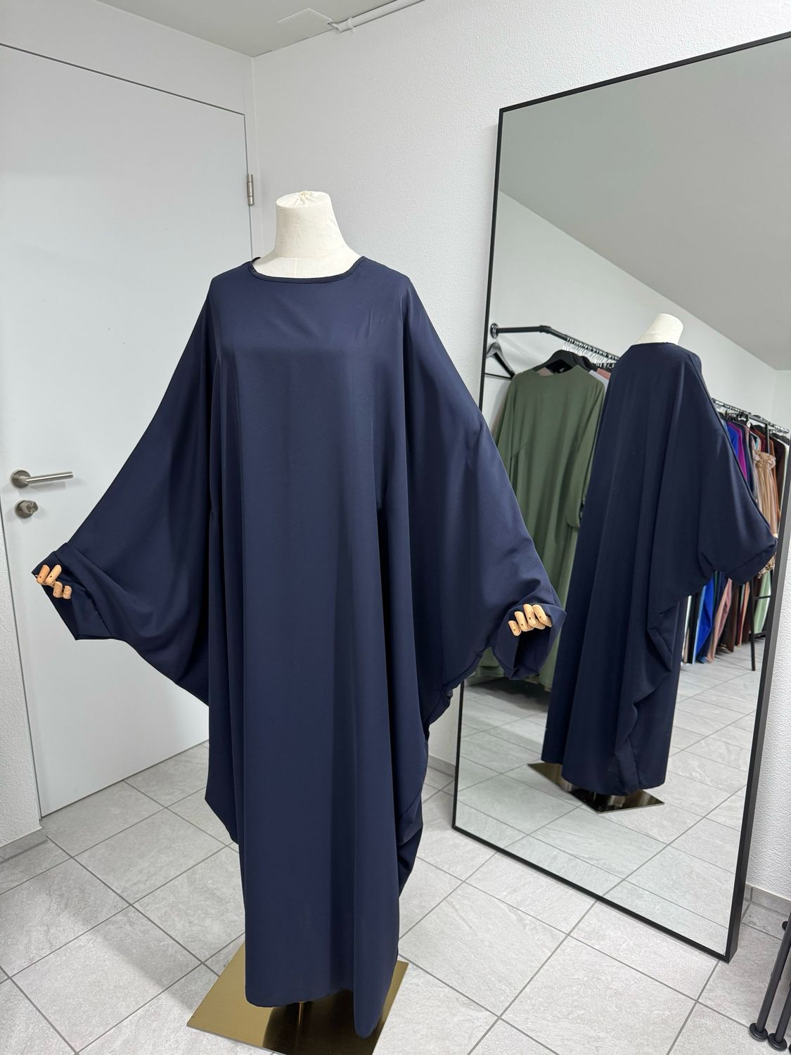 Luxe Modesty Abaya medina seide