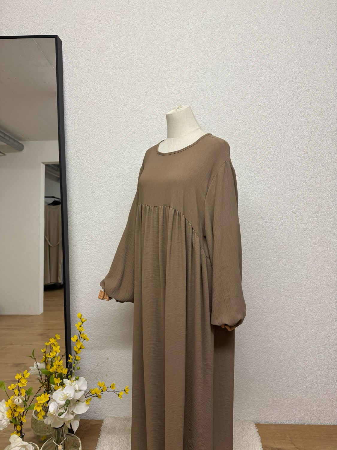 Abaya-Ballonärmel taupe