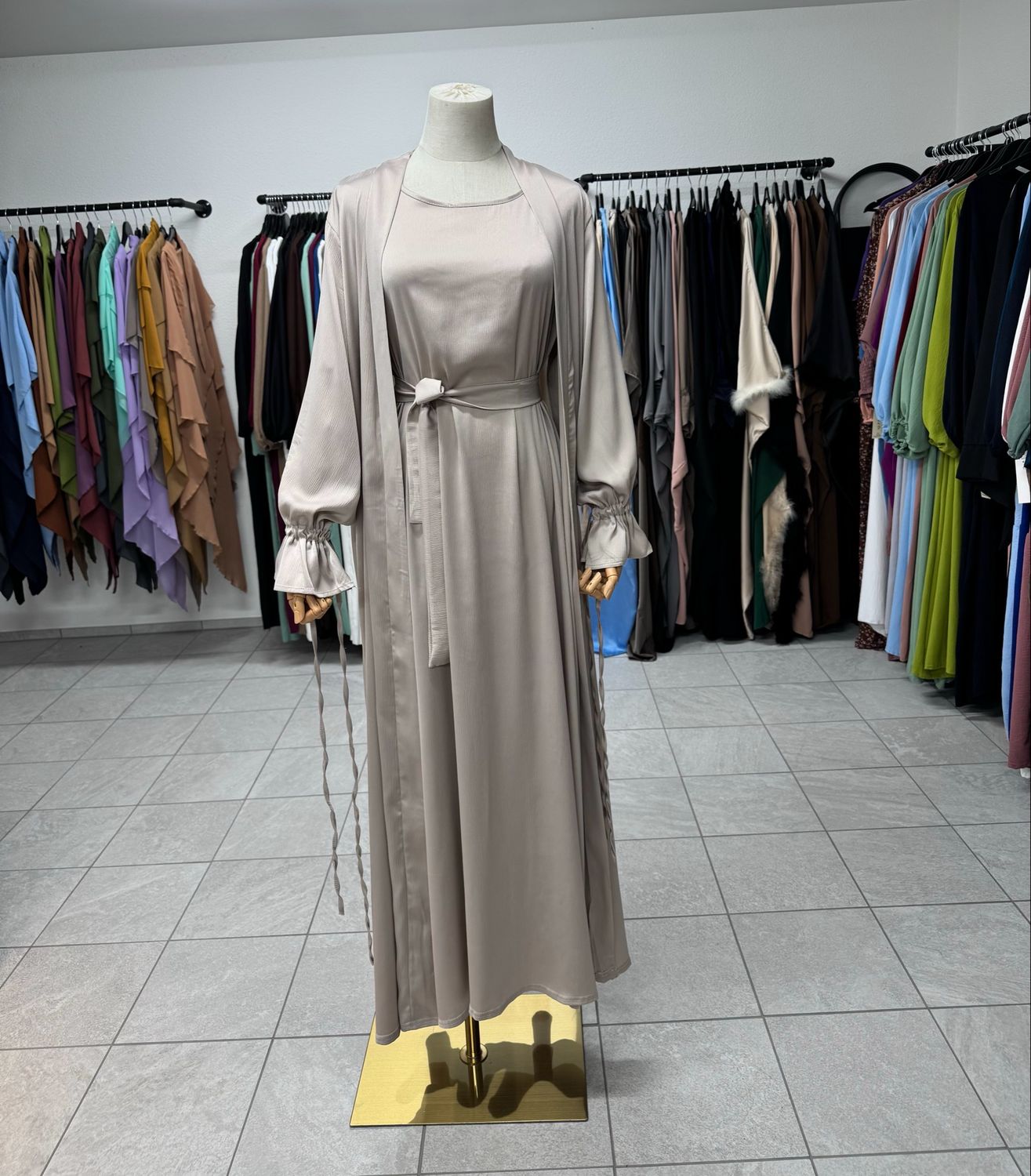 MIYAH ABAYA beige